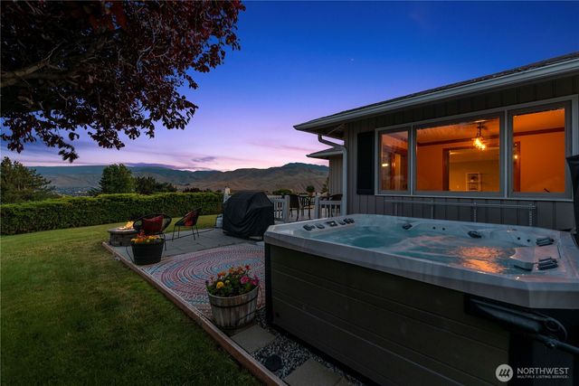 106 Heather Lane, Wenatchee, WA 98801