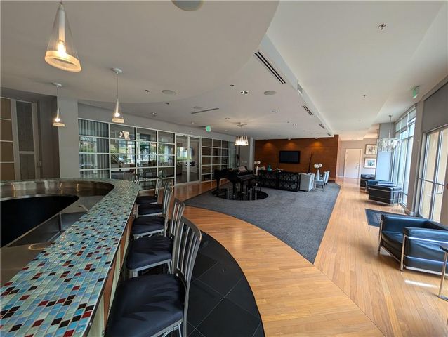 711 Cosmopolitan NE Drive 715, Atlanta, GA 30324