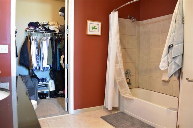 711 Cosmopolitan NE Drive 715, Atlanta, GA 30324