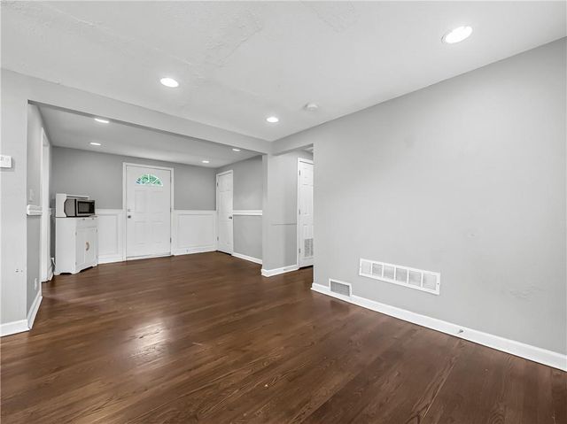 3117 S Crysler Avenue, Independence, MO 64055