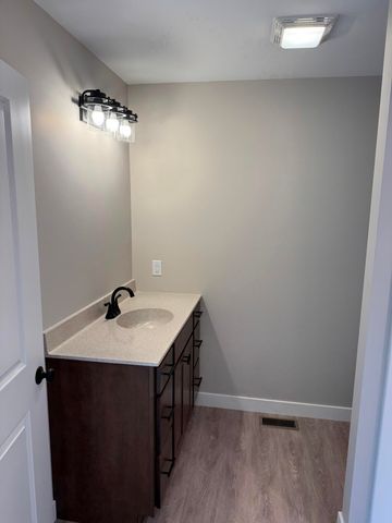 821 9th Street SW 10b, Demotte, IN 46310