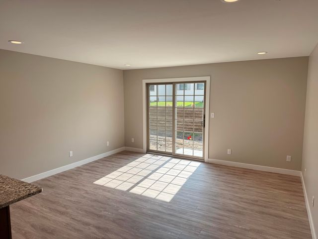 821 9th Street SW 10b, Demotte, IN 46310