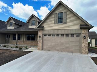 821 9th Street SW 10b, Demotte, IN 46310