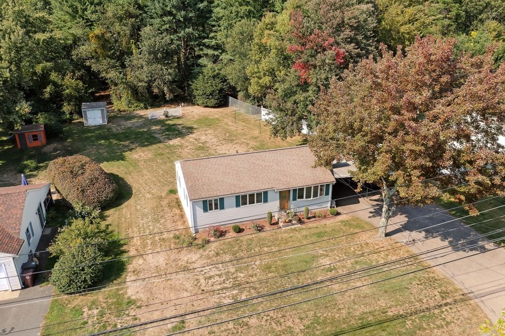726 Holyoke Rd, Westfield, MA 01085