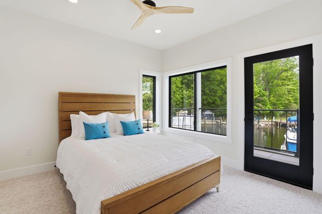 1 N Bailey Avenue 1, South Haven, MI 49090