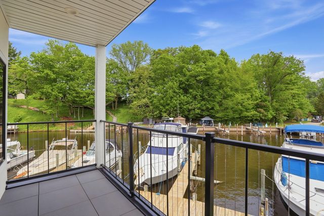 1 N Bailey Avenue 1, South Haven, MI 49090