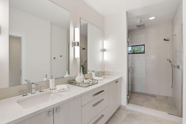 1 N Bailey Avenue 1, South Haven, MI 49090