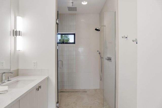 1 N Bailey Avenue 1, South Haven, MI 49090