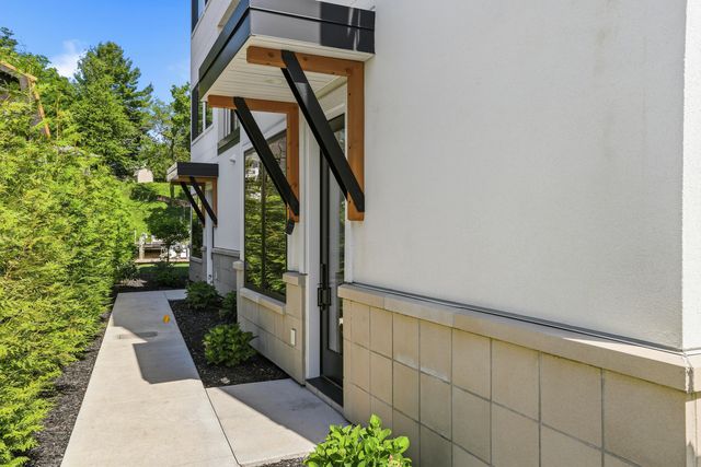 1 N Bailey Avenue 1, South Haven, MI 49090