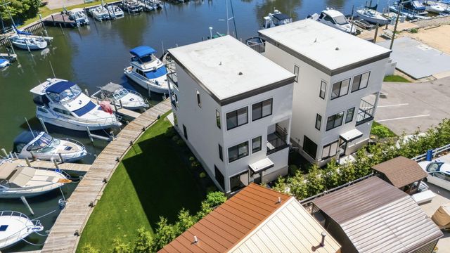 1 N Bailey Avenue 1, South Haven, MI 49090