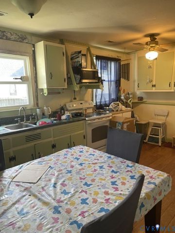 6741 Strathmore Rd, Chesterfield, VA 23237