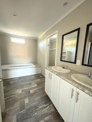 225 Gensen Drive SW, Los Lunas, NM 87031
