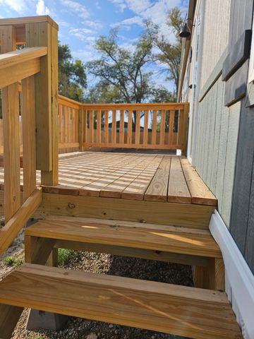 225 Gensen Drive SW, Los Lunas, NM 87031