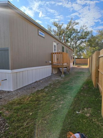 225 Gensen Drive SW, Los Lunas, NM 87031