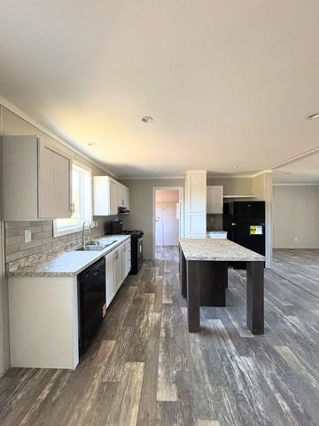 225 Gensen Drive SW, Los Lunas, NM 87031