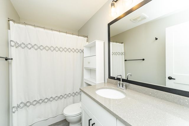 2226 Marvs Lane NE, Stewartville, MN 55976