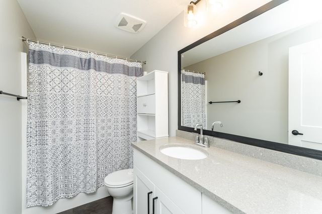 2226 Marvs Lane NE, Stewartville, MN 55976