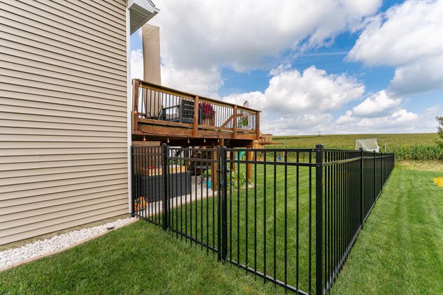 2226 Marvs Lane NE, Stewartville, MN 55976