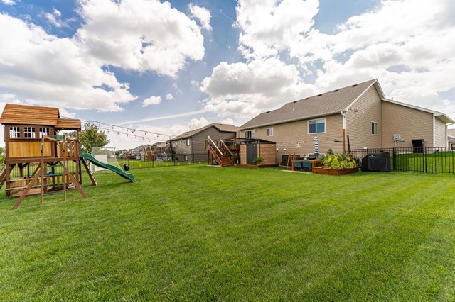 2226 Marvs Lane NE, Stewartville, MN 55976