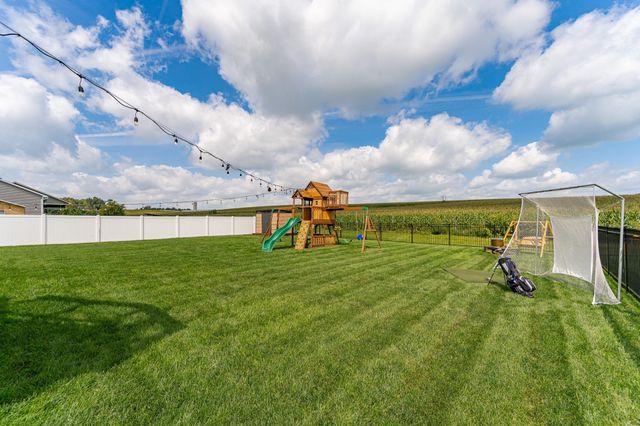 2226 Marvs Lane NE, Stewartville, MN 55976