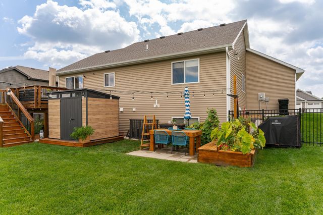 2226 Marvs Lane NE, Stewartville, MN 55976