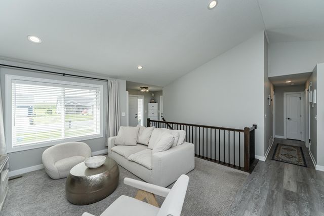 2226 Marvs Lane NE, Stewartville, MN 55976