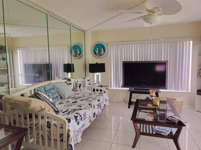 4168 Inverrary Drive 301, Lauderhill, FL 33319