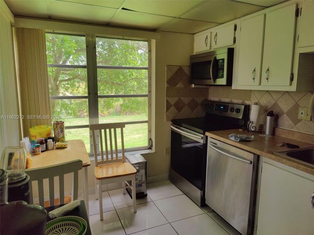 4168 Inverrary Drive 301, Lauderhill, FL 33319
