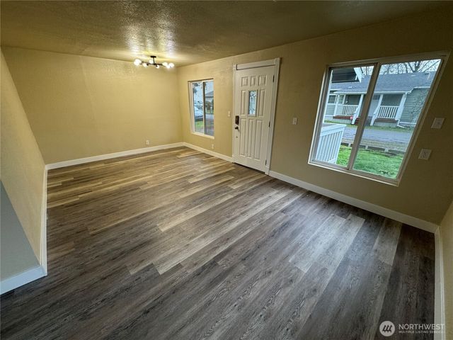 204 2nd Ave Avenue N, Algona, WA 98001