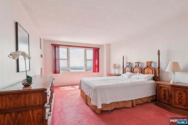 555 North Avenue 25-K, Fort Lee, NJ 07024