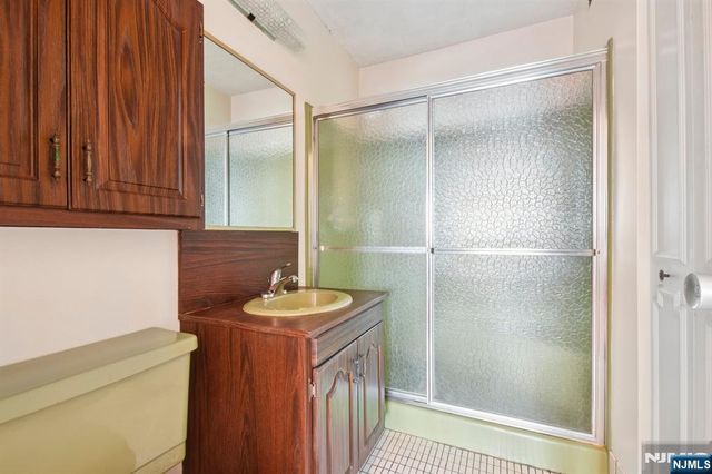 555 North Avenue 25-K, Fort Lee, NJ 07024