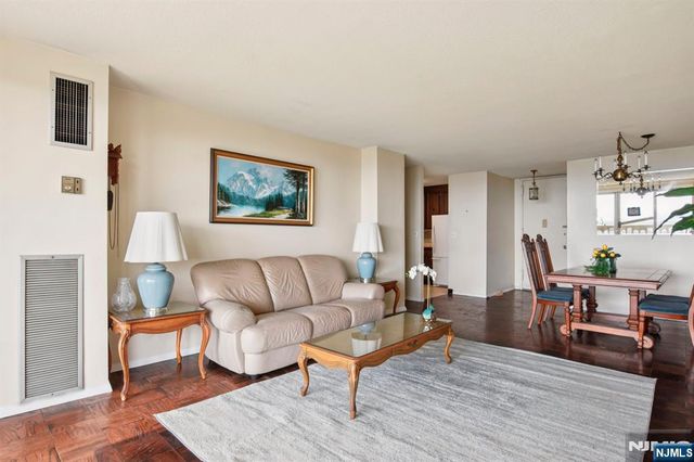 555 North Avenue 25-K, Fort Lee, NJ 07024