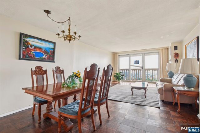 555 North Avenue 25-K, Fort Lee, NJ 07024