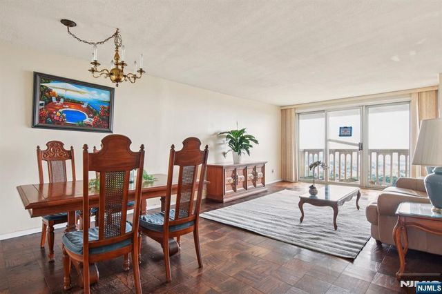 555 North Avenue 25-K, Fort Lee, NJ 07024