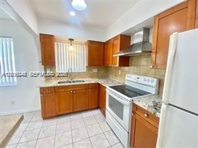 2345 Douglas St 0, Hollywood, FL 33020
