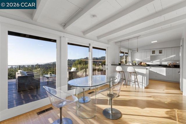 6401 Snake Road, Oakland, CA 94611
