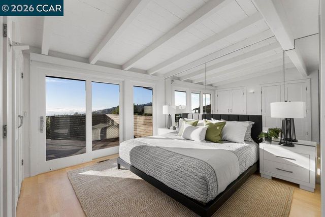6401 Snake Road, Oakland, CA 94611