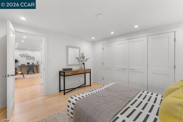 6401 Snake Road, Oakland, CA 94611