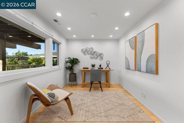 6401 Snake Road, Oakland, CA 94611