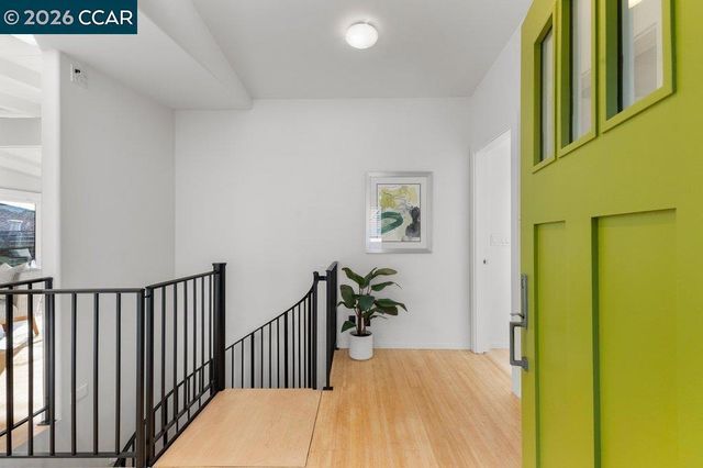 6401 Snake Road, Oakland, CA 94611