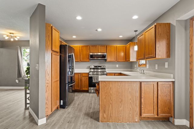 1208 E 18th Street, Norwalk, IA 50211