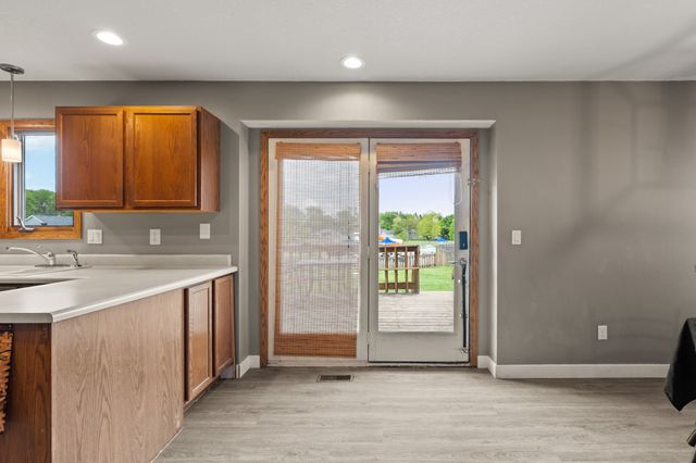 1208 E 18th Street, Norwalk, IA 50211