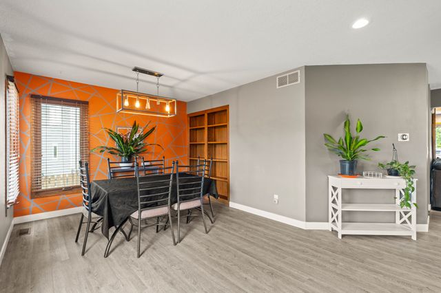 1208 E 18th Street, Norwalk, IA 50211