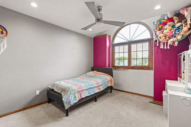 1208 E 18th Street, Norwalk, IA 50211