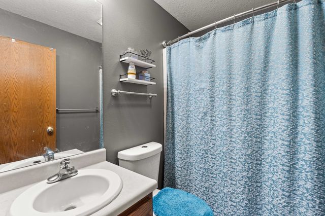 1208 E 18th Street, Norwalk, IA 50211