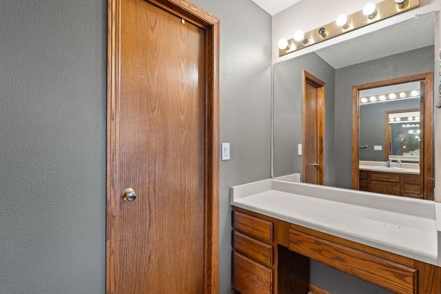 1208 E 18th Street, Norwalk, IA 50211