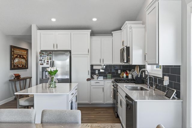 12420 Amber Drive, Rogers, MN 55374