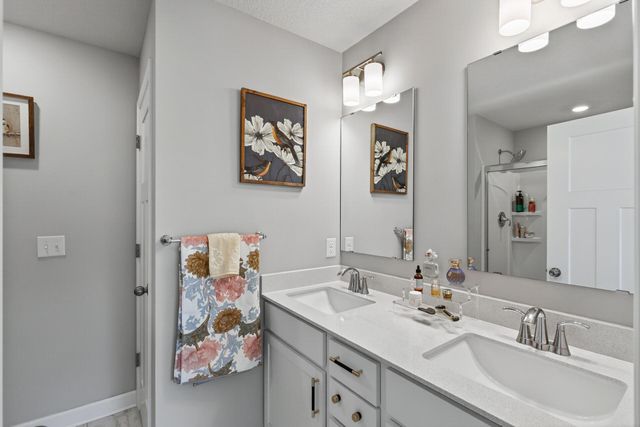 12420 Amber Drive, Rogers, MN 55374