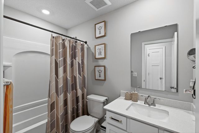 12420 Amber Drive, Rogers, MN 55374