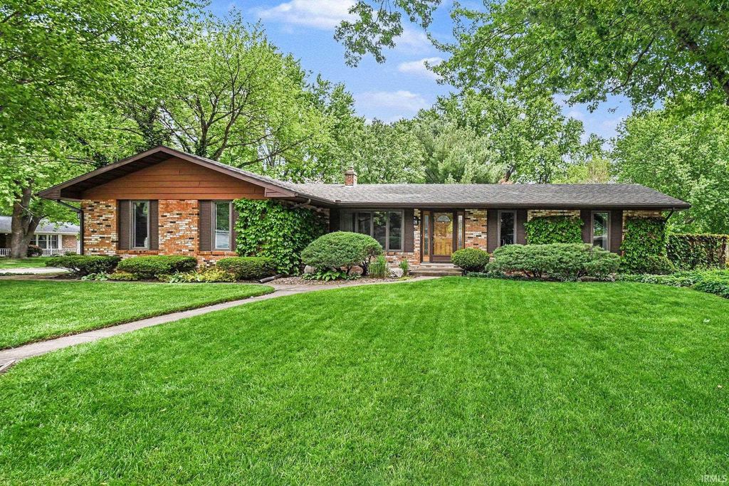 702 Lexington Drive, Goshen, IN 46526